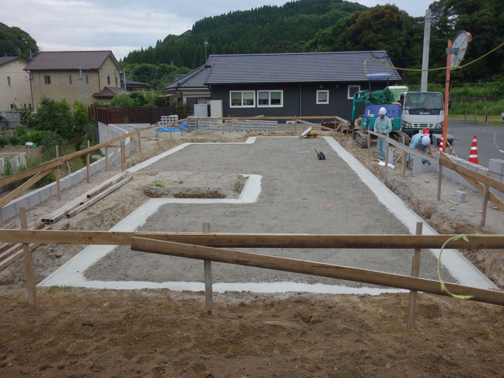 徳重の家　基礎工事中