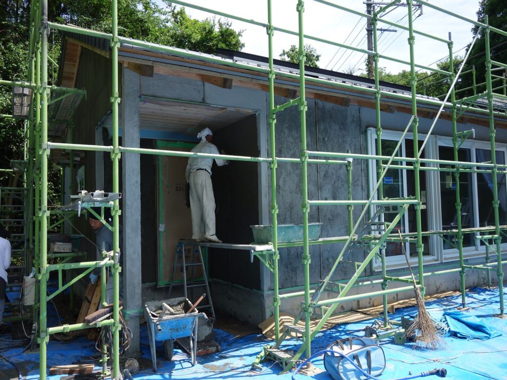 土橋の家　外壁モルタル塗り完了
